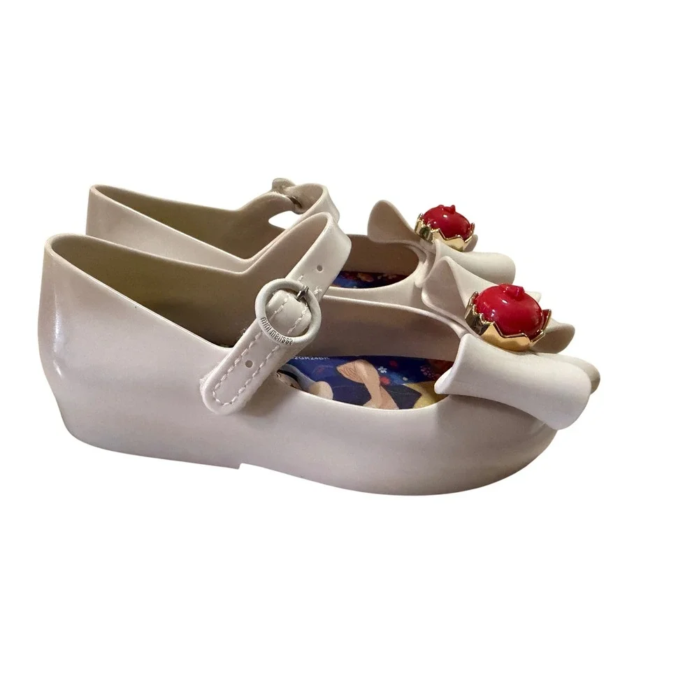 999. Mini Melissa Girls' Snow White Shoes White  Casual Character Shoes Scented